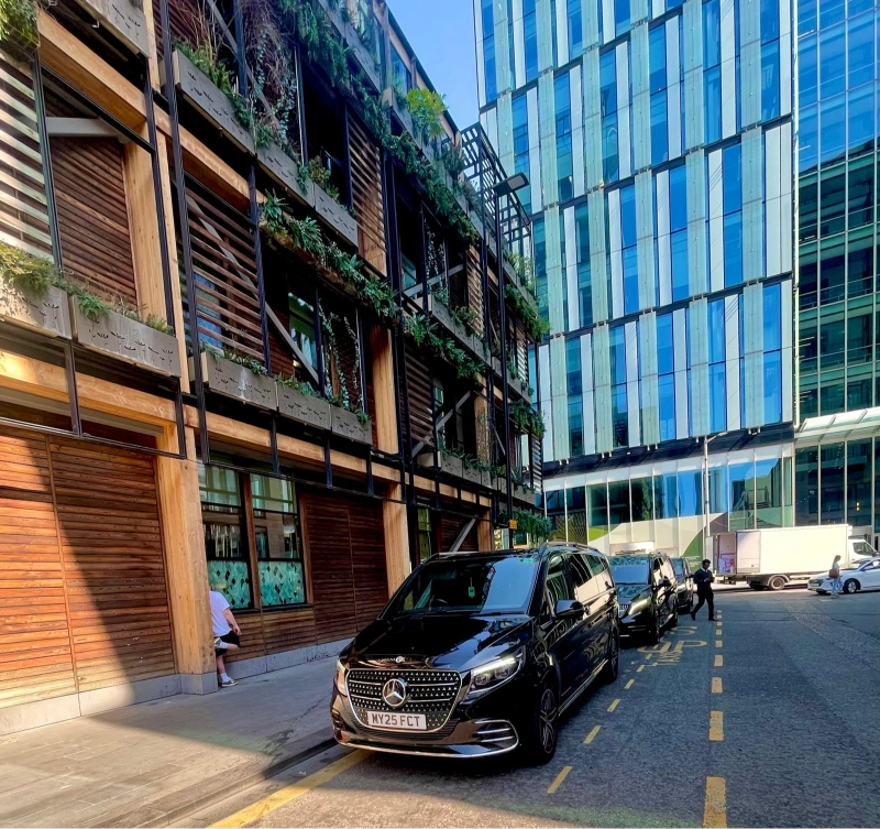 Royale Rides executive cars in Manchester for corporate travel from Altrincham