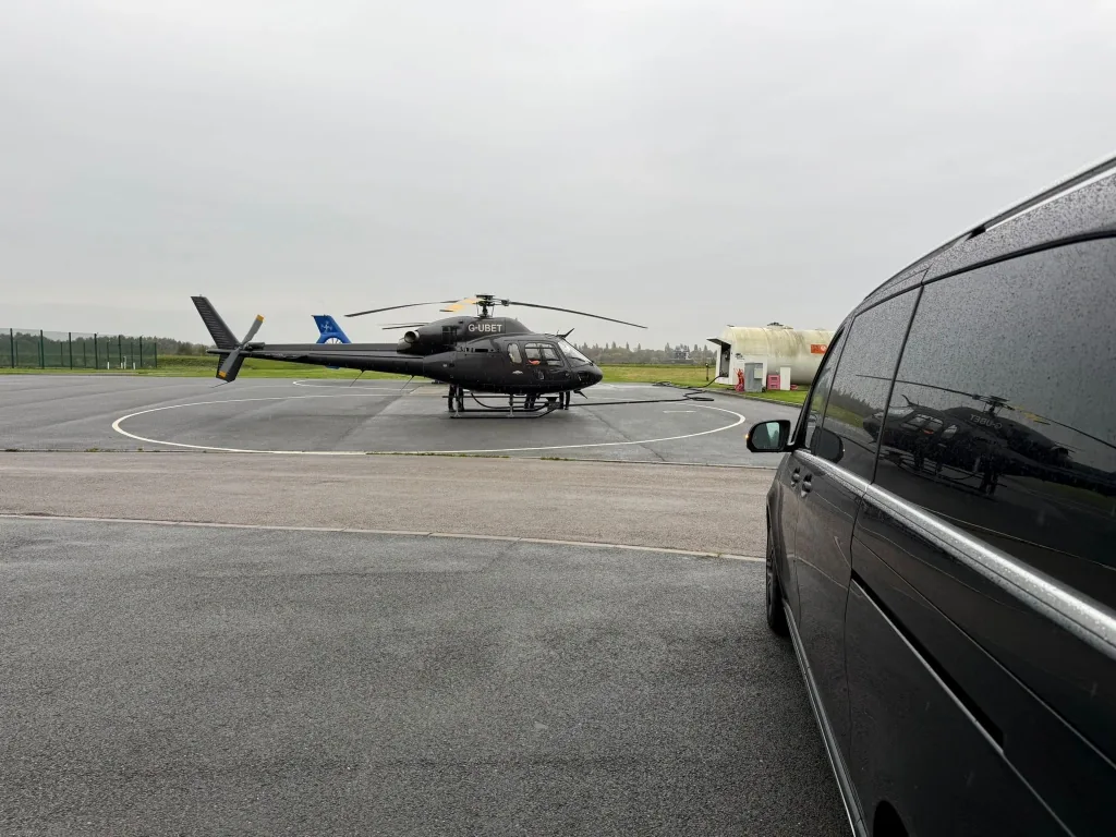 Royale Rides Mercedes V-Class ready for a Manchester sporting event transfer